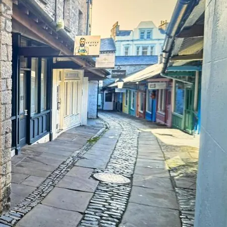 Town Centre *